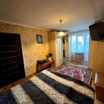 Здам  1 кім.квартиру Червоний камінь  вул.Коробова 5