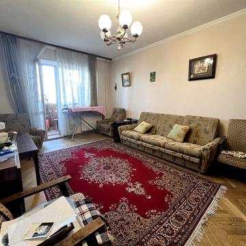 Підлісна вул., 2