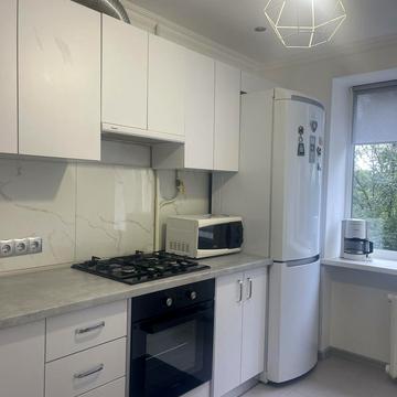 Данила Галицького вул., 1