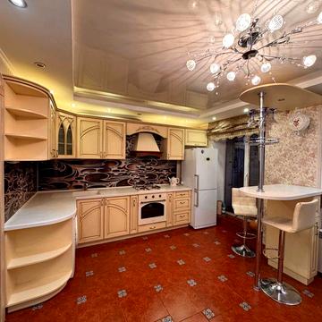 10.04 ВІЛЬНА ЩЕ! 2к Центр, вул. Січеславська Набережна 10 Вільна