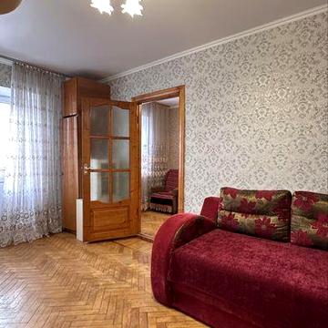 Продаж 2к в центрі міста неподалік Лебідь Плази.