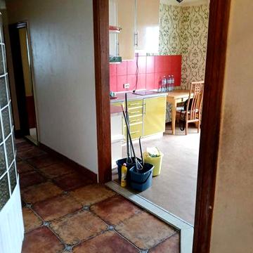 Продам трикімнатну квартиру- студію  на Припортовій