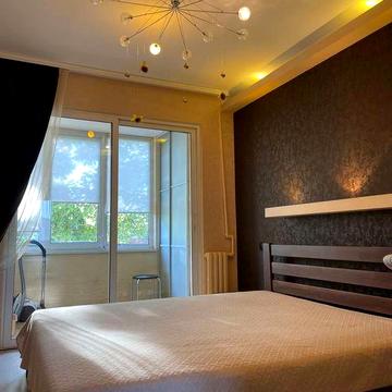 4 комнатная квартира с гаражом на Фонтане