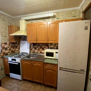 Продаю двухкомнатную на 17 квартале!