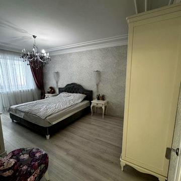 Продам 3х ком. Камянское , 4 мик. А/О -Газ , 5 эт.