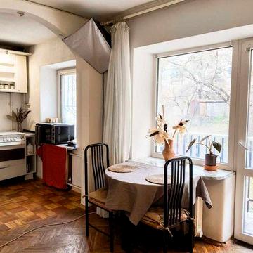 Печерський р-н.Бастіонна,13  Ботанічний сад 3хв. ремонт.Без комісії.