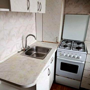 продам 1 кімн Гліба Бабіча 4 поверх газови водонагрівач,балкон,чудова локація