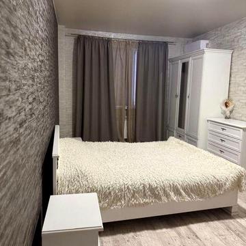 Садовий . Здається 1-кімнатна квартира