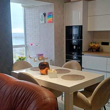 Видова  дворівнева квартира в центрі міста, під програми , єОселя