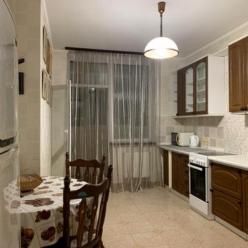 Саперно-Слобідська вул., 22