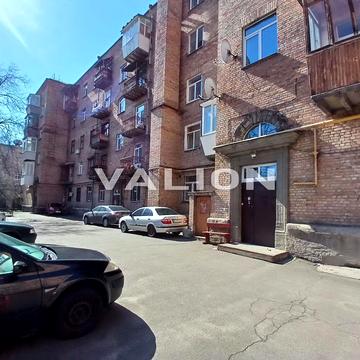 Генерала Алмазова вул. (Кутузова), 1