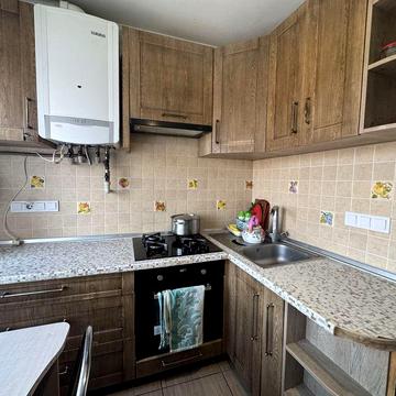 Даокімнатна з газом, ремонтом та меблями. Сертифікат