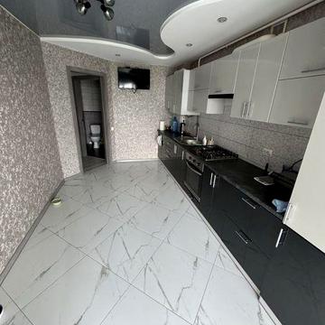 Оренда 2к. на Яровиці!