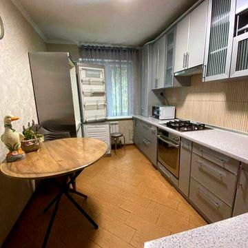 Здам в оренду 3 к квартиру р-н Клініки з АО