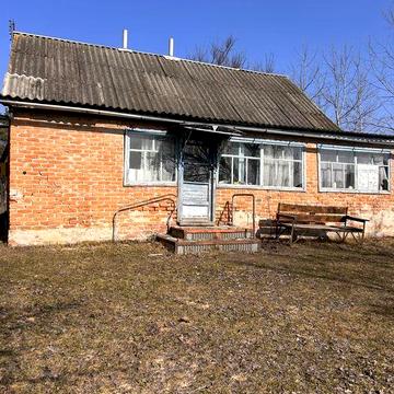 Продам будинок з великою присадибно ділянкою.