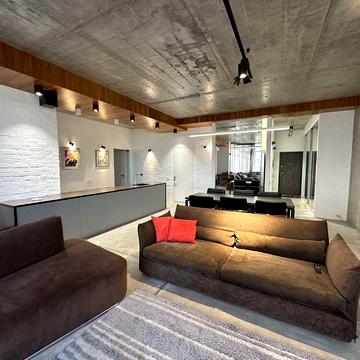 Большая 3к в стиле лофт-Аркадия