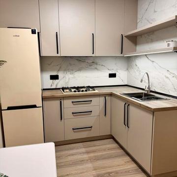 Власник, вільна з 5 травня Оренда 2-ох кімнатної квартири по вул.Пулюя