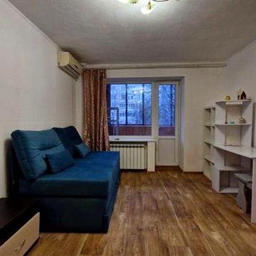 Сдам 2 ком квартиру метро 23 Августа, ул. 23 Августа 8