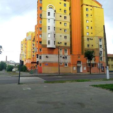 Продам 2-кімнатну квартиру на просп. Героїв Харкова