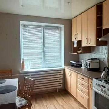 Продам 3 комнатную квартиру,  ул. Романа Кармена /Шевченко пр.