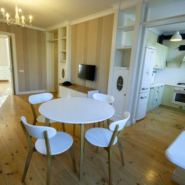 Софіївська вул., 12