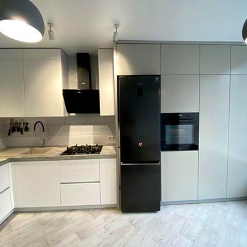 Продаж 2 к квартири з НОВИМ ремонтом, з МІНІМАЛЬНИМ оформленням