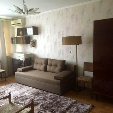 Довгострокова оренда 1к Квартира Варненська вулиця