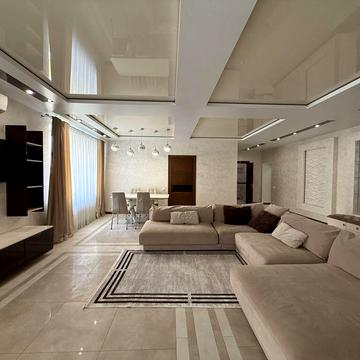 Оренда 2к простора квартира в центрі, новобудова.