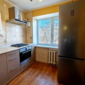 Продається двокімнатна квартира на Ближньому Замості