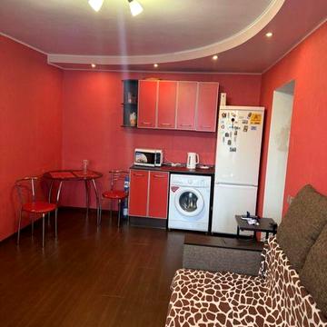 Реальная гостинка, с лоджией, метро!