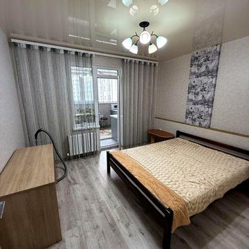 Сдам двухкомнатную квартиру  Таирова Небесной Сотни