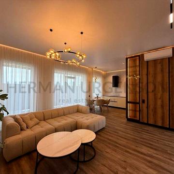 Продаж таунхаусу 145 м.кв / 3 сотки / Ужгород, р-н Садовий