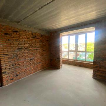 Продаж двокімнатної квартири під ремонт, найнижча ціна в зданому будин