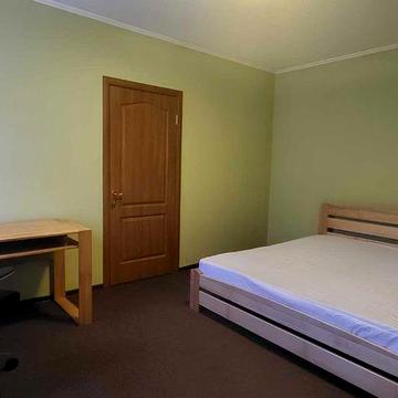 Оренда квартири в окремому будиночку по вул. Окружній