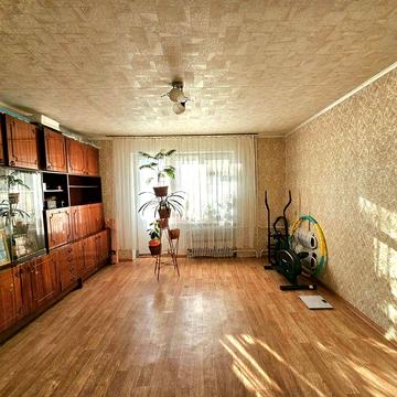 Продам 4 кім. квартиру на ж/м Західний з коморою та підвалом.