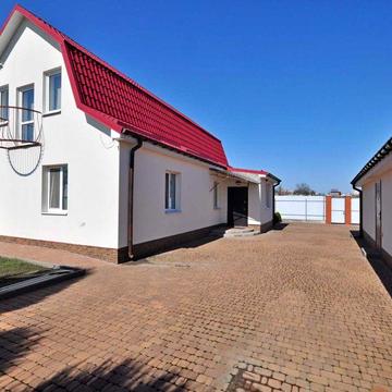 Будинок в центрі с. Трушки