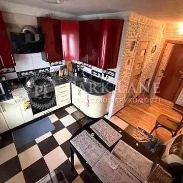 Продаж 2-к квартири в Пеечерському районі