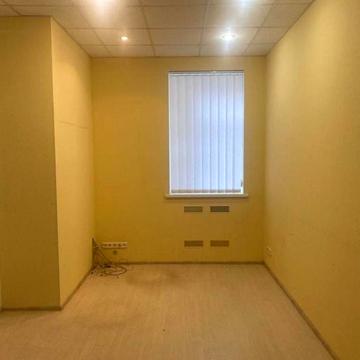 Київ, Антоновича 38 а . Продаж квартири 3 кімнати .  1 поверх . Двохрівнева квартира. ПІД ОФІС АБО КВАРТИРУ