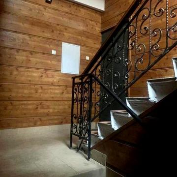 Київ, Антоновича 38 а . Продаж квартири 3 кімнати .  1 поверх . Двохрівнева квартира. ПІД ОФІС АБО КВАРТИРУ
