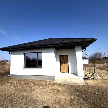 Американка поруч Здолбунова