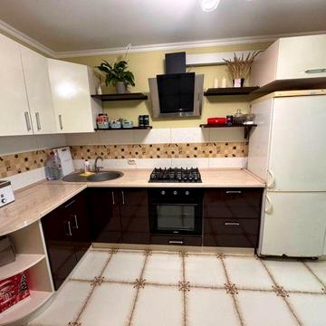 Здається в оренду квартира на вул Злуки