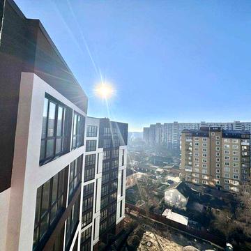 ВИГІДНА та ГОТОВА трьохкімнатна квартира в ЦЕНТРІ з шикарним плануванням, закритий двір, газове опалення та розтермінування