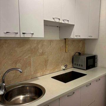 Продам однокімнатну квартиру в центрі