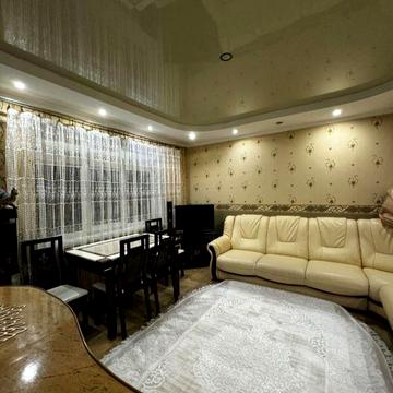 Здається трьохкімнатна квартира Росвигово.