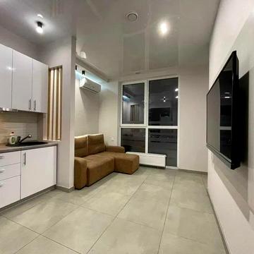 Зоряний бульв., 1-М