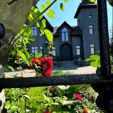 Продається  без % будинок замок під Києвом