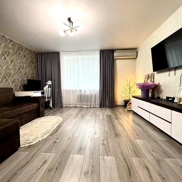 Продам двухкомнатную квартиру возле Самолёта