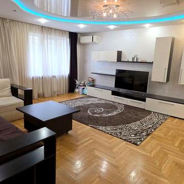 Три кімнатна квартира в топовому районі