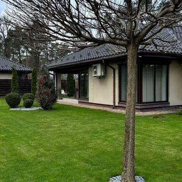 Одноэтажный КИРПИЧНЫЙ дом с РЕМОНТОМ в центре!Газ, Центр кан-ция!