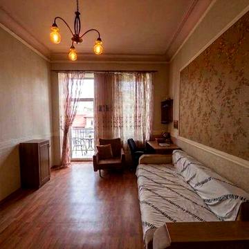 1-кімнатна квартира з великою кухнею та високими стелями | вул. Молочна, 58